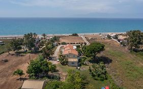 Lazaris Apartments